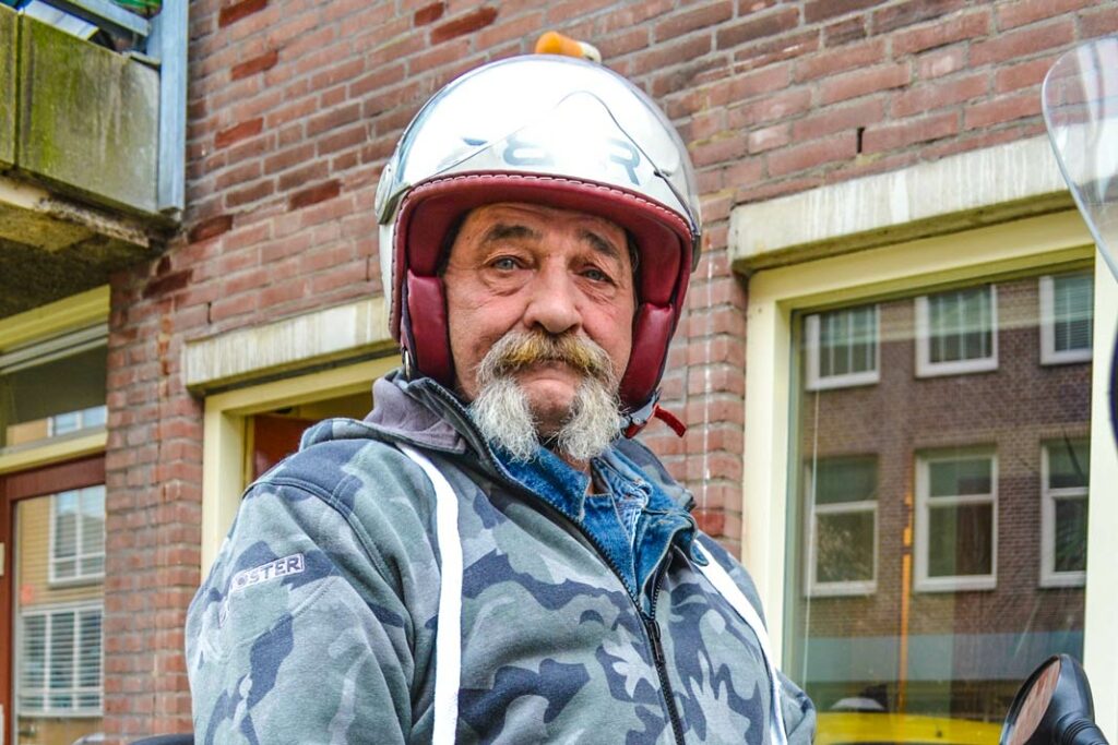 op straat leven