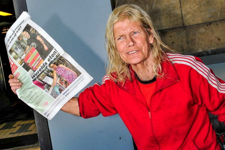 Koop de Z! krant op het Centraal Station in Amsterdam